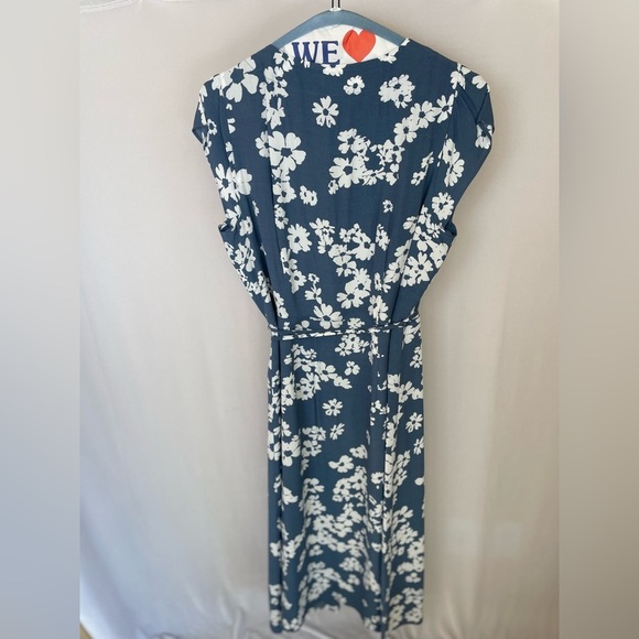Gap midi blue and white floral wrap dress; Size 6 - Picture 8 of 8